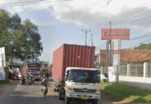 HMI MPO FEB UIKA Soroti Jalan Narogong Jalur Tengkorak
