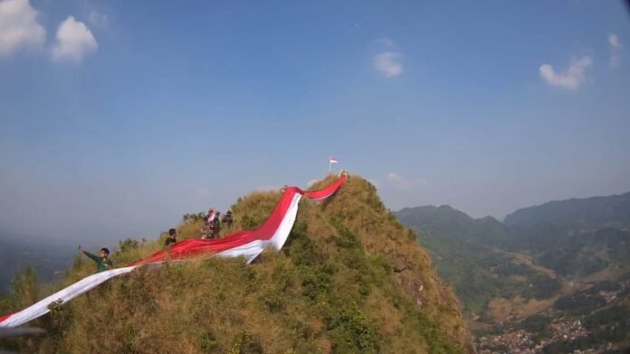 WhatsApp Image 2024-08-14 at 18.47.04 Kirab Bendera