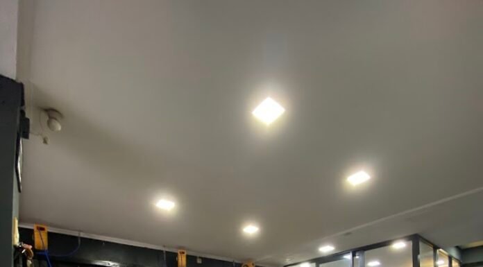 3 Bengkel Vespa Terbaik di Depok, Layanan Andal dari Klasik hingga Modern BK Scooter Indonesia, bengkel motor Vespa di Depok yang paling lengkap dan rapi. Dapatkan layanan perawatan dan perbaikan Vespa terbaik di sini dengan fasilitas modern dan tim mekanik berpengalaman!. Foto: Harnas.id