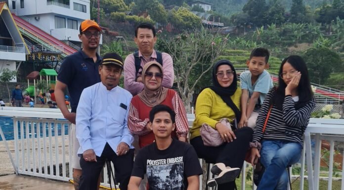 Wisatawan Asal Karawang Merasa Senang Bisa Beribur di Puncak 2 Sukamakmur Bogor, Minta Jalan di Perbaiki