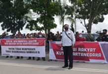 Dua Kali Bupati Kutai Kartanegara, Massa Desak Bawaslu Batalkan Pencalonan Edi Damansyah