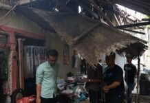 Kisah pedih Calon Wakil Walikota Bogor Eka Maulana saat lihat rumah warga yang hampir roboh.