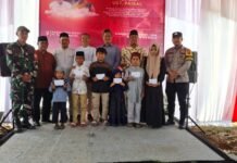 Acang Suryana dan Randy Maulana Gelar Syukuran, Santuni Yatim Piatu dan Duafa di Gunungputri