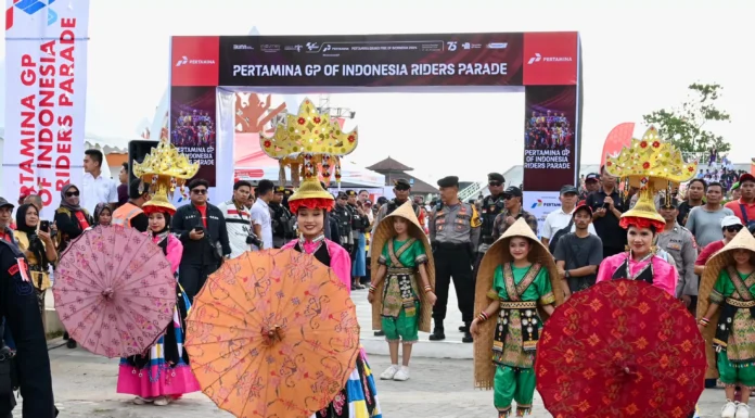 Tak Kalah Dengan Jepang, Masyarakat Lombok Bangga ada Pertamina Grand Prix Of Indonesia Riders Parade