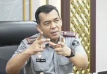 Aturan Penggunaan Senjata Api bagi Petugas Imigrasi Bagian Risiko Kerja yang Tinggi