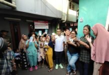 Blusukan di Kampung Sukajadi, Eka Maulana Jawab Keluhan Warga Soal Infrastuktur Kurang Mendapat Perhatian Pemkot