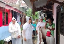 Meski Diguyur Hujan, Eka Maulana Tetap Semangat Blusukan