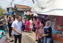 Eka Maulana Kunjungi Warga Babakan Pasar, Siapkan Program Dukungan untuk UMKM