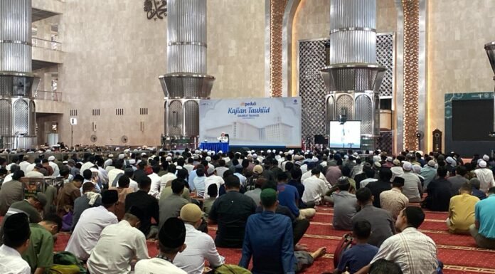 Sesi Tanya Jawab: Kedudukan Anak Saat Orang Tuanya Berkonflik, Aa Gym Beri Pencerahan di Masjid Istiqlal BK Corp Giat Menuntut Ilmu, Kajian 'Ahli Tawakal' Bersama Aa Gym di Masjid Istiqlal