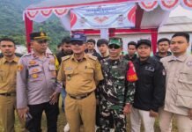 Distribusi Logistik Pilkada 2024 di Kecamatan Sukamakmur, TPS Negeri Diatas Awan