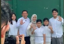 Pilkada Kota Bogor: Coblos Bareng Istri dan Anak, Dokter Rayendra: Plong…!