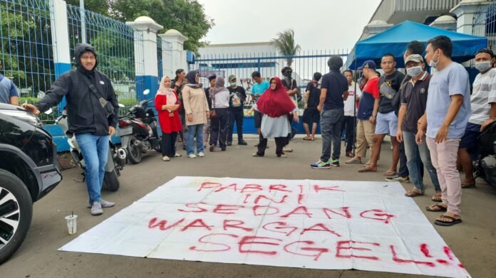 Puluhan Warga Datangi PT Daria Varia