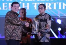 Camat Gunung Putri Terima Penghargaan Realisasi Pajak Tertinggi Kedua se-Kabupaten Bogor