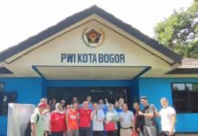 Dukung Wartawan Berolahraga, Dispora Beri Bantuan Tenis Meja ke PWI Kota Bogor