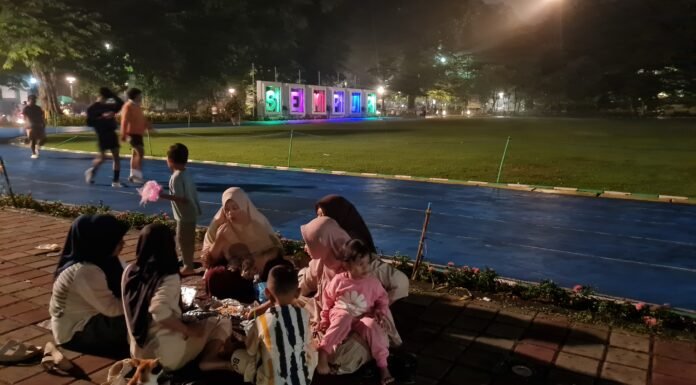Lapangan Sempur Malam Hari: Tempat Nongkrong Asyik dan Ramah Kantong di Bogor