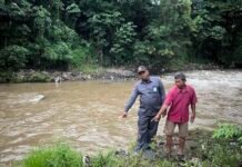 Bocah Berusia 2 Tahun Terseret Arus Sungai Ciliwung