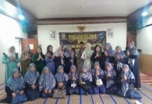 Pengajian Rutin Desa Tlajung Udik: Cinta Ibu dan Bakti pada Suami