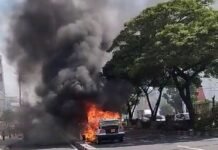 Mobil Klasik Terbakar di Margonda, Diduga Akibat Korsleting Listrik