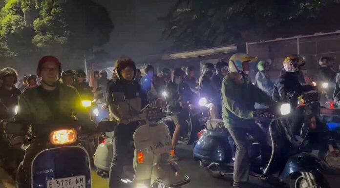 Scooterist Depok Sukses Gelar Depok Night Ride 2024, Ajang Silaturahmi dan Solidaritas Komunitas Vespa
