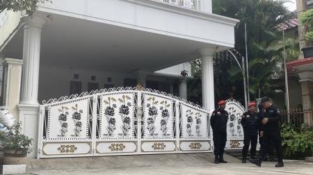 rumah_sekjen_pdip_hasto_kristiyanto_foto_mpi