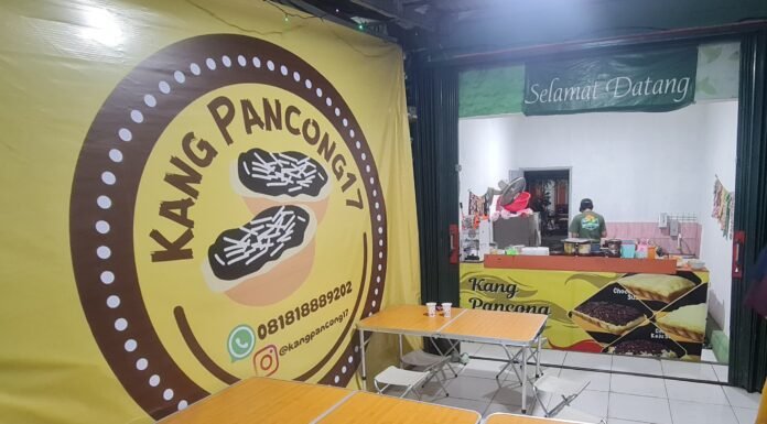 Kue Pancong Lumer Hits di Cicadas, Camilan Lezat Harga Bersahabat!