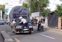 Petugas Dishub Depok Terjebak di Mobil Pikap Saat Hendak Tindak Pelanggaran Lampu Merah