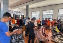 Jumat Berkah! Lapas Kotaagung Gelar Cukur Gratis