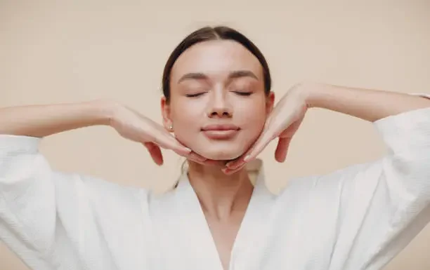 Rahasia Awet Muda! 5 Latihan Senam Wajah untuk Kulit Kencang dan Sehat Senam Wajah. Foto: Istimewa