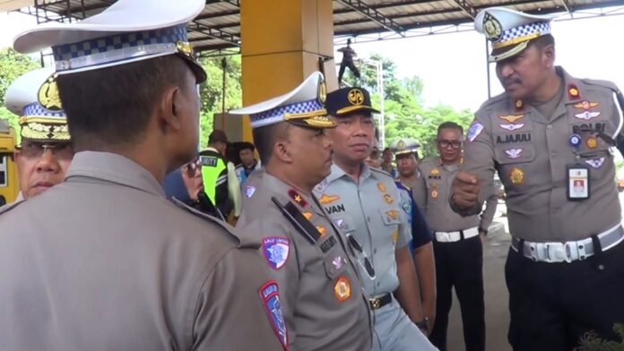 Kecelakaan maut Korlantas Polri bersama Polda Jawa Barat terus mendalami penyebab kecelakaan, dengan fokus pada analisis rekaman CCTV dan olah TKP. Semoga keluarga korban diberi kekuatan. Foto: Harnas.id/ Istimewa