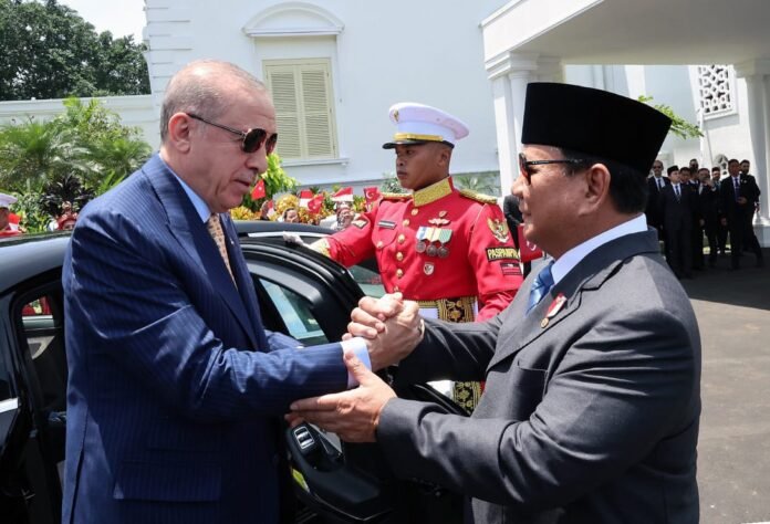 WhatsApp Image 2025-02-12 at 16.21.12 Presiden Prabowo Subianto dan Presiden Turki, Recep Tayyip Erdogan, mengadakan pertemuan bilateral di Istana Kepresidenan Bogor untuk membahas kerja sama strategis di bidang pertahanan. Foto: Setpres