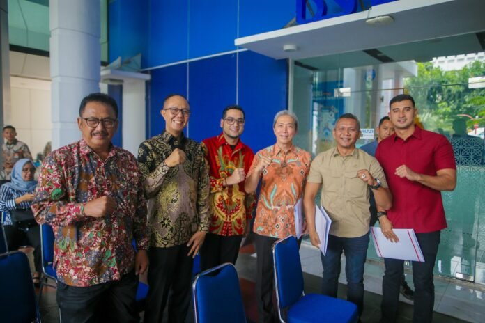 Persiapan Pelantikan Wali Kota Bogor – Dedie A. Rachim dan Jenal Mutaqin mengikuti pemeriksaan kesehatan serta pengambilan undangan dan tanda pangkat di Gedung Kemendagri, Jakarta. Foto: Istimewa