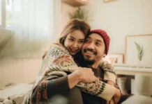 10 Cara Meningkatkan Chemistry dengan Pasangan, Dijamin Makin Lengket! Ilustrasi pasangan. Foto: Istimewa