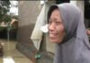 Cerita Ema, Saksikan Rumahnya Terseret Arus Banjir Bandang di Karawang banjir