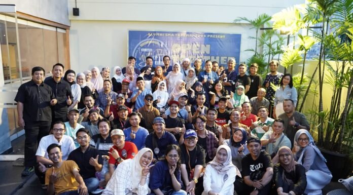Ratusan Alumni SMA Yapemri 2004 Nostalgia Bersama Guru di The Margo Hotel