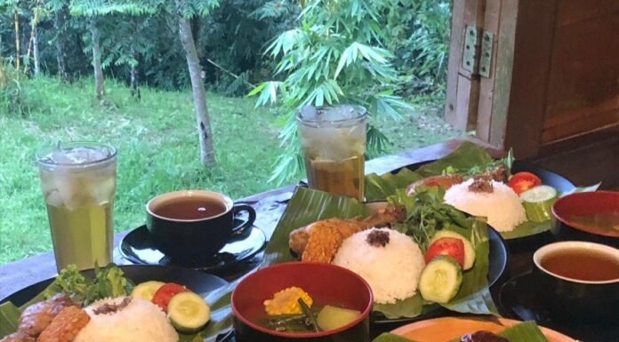 Kopi Gede Sukabumi: Tempat Nongkrong Nyaman dengan Sajian Lezat Dekat Situ Gunung Camilan lezat, dessert manis, dan kopi hangat siap menemani momen santai kamu di Kopi Gede Sukabumi!. Harnas.id