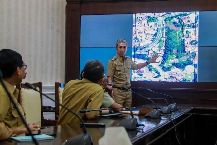 Wali Kota Bogor Dedie A. Rachim memimpin apel siaga bencana di kantor BPBD Kota Bogor untuk menghadapi potensi cuaca ekstrem. Foto: Istimewa