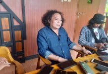 Deolipa Yumara Soroti Keputusan Rektor UI Terkait Disertasi Bahlil Lahadalia Deolipa Yumara Soroti Keputusan Rektor UI Terkait Disertasi Bahlil Lahadalia. Foto: Istimewa