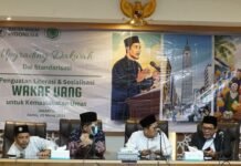 BWI dan MUI Gaet Puluhan Dai untuk Tingkatkan Literasi Wakaf Uang Sebanyak 80 dai standarisasi MUI mengikuti Workshop Penguatan Literasi dan Sosialisasi Wakaf Uang yang diselenggarakan oleh BWI dan MUI di Kantor MUI, Jakarta, untuk meningkatkan pemahaman masyarakat tentang wakaf produktif. Foto: BWI