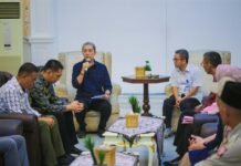 Wali Kota Bogor Pimpin Rapat Bahas Infrastruktur dan Persiapan Idul Fitri Wali Kota Bogor, Dedie A. Rachim, memimpin rapat pimpinan di Balai Kota Bogor, membahas infrastruktur dan kesiapan kota menjelang Idul Fitri 1446 H. Foto: Istimewa