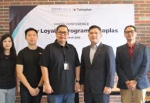 Tokoplas Luncurkan Program Loyalitas Baru, Kolaborasi Eksklusif dengan Singapore Airlines CEO PT Tokoplas Ecommerce Indonesia, Antoni Gunawan, saat mengumumkan peluncuran program loyalitas hasil kolaborasi dengan Singapore Airlines. Foto: Istimewa