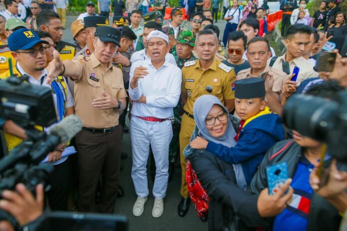 WhatsApp Image 2025-04-14 at 23.48.59 Gubernur Jawa Barat, Dedi Mulyadi bersama Wali Kota Bogor, Dedie A. Rachim. Foto: Istimewa