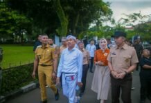 Gedung Bakorwil Ganti Nama, Dedie Rachim: Historis yang Kuat Gubernur Jawa Barat bersama Jajaran Pemkot Bogor cek Gedung Bakorwil Kota Bogor. Foto: Istimewa