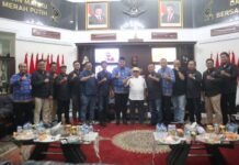 Bupati Bogor Rudy Susmanto Siap Kolaborasi Bangun Kabupaten Bogor Bersama Forum Pemred Bupati Bogor Rudy Susmanto (tengah) menerima audiensi Forum Pemimpin Redaksi (Forum Pemred) Bogor di Pendopo Bupati, Cibinong, Kamis (17/4/2025), membahas kolaborasi dalam membangun Kabupaten Bogor. Foto: Forum Pemred Bogor