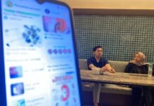 Waspadai Batu Saluran Kemih, Kenali Gejala dan Penanganannya Sejak Dini Edukasi kesehatan dari dr. Diki Arma Duha, Sp.U, mengenai pentingnya deteksi dini dan pengobatan tepat untuk batu saluran kemih. Foto: Harnas.id