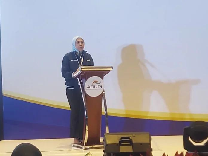 abupi Liana Trisnawati resmi menjabat Ketua Umum ABUPI 2025-2030. Foto: ABUPI