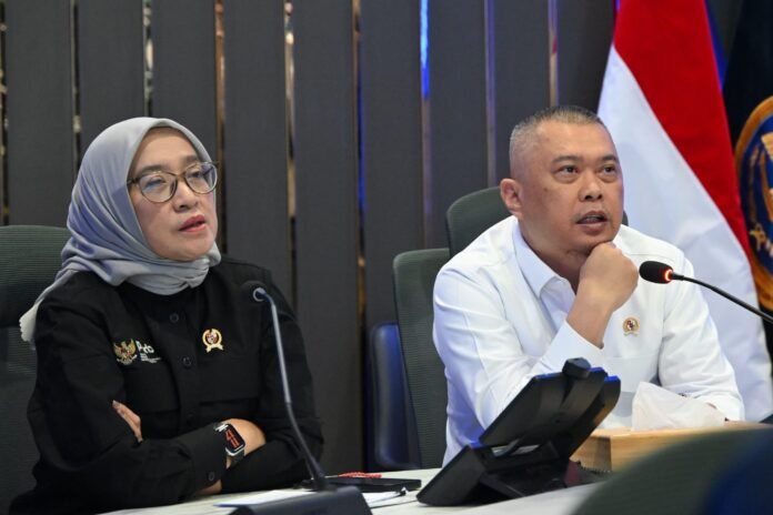 Sinergi antar kementerian: Menhub dan Menteri PANRB pastikan pelayanan publik tetap prima di tengah padatnya arus balik. Foto: Kemenhub