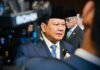 Prabowo Tegaskan Indonesia Netral dalam Perang Dagang AS-China, Siap Jadi Jembatan Perdamaian Presiden Prabowo Subianto saat menyampaikan pernyataan terkait perang dagang Amerika Serikat dan China di Antalya, Turki. Prabowo menegaskan posisi netral Indonesia dan kesiapan menjadi jembatan perdamaian antara kedua negara. Foto: Sekretariat Presiden