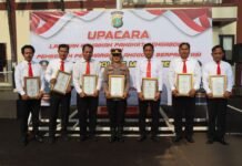 Kapolres Metro Depok Pimpin Upacara Kenaikan Pangkat dan Penghargaan Personel Polsek Tajur Halang