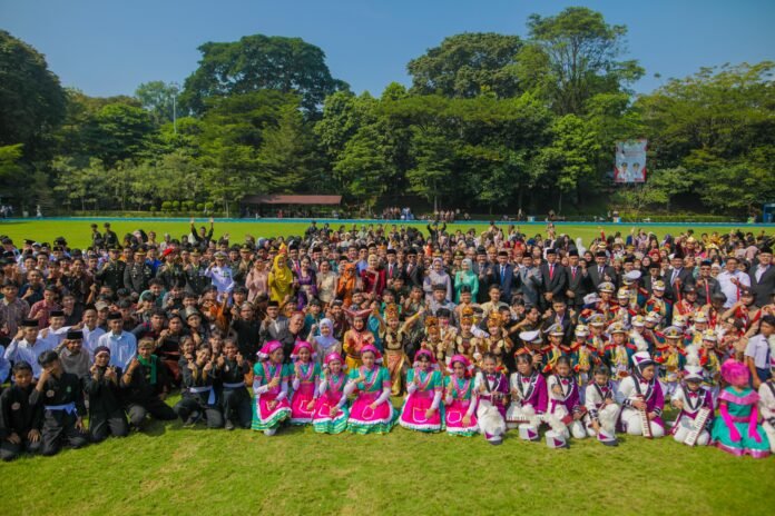 Hardiknas 2025 Semangat para pelajar mencerminkan harapan akan pendidikan yang merata dan berkualitas di seluruh Indonesia. Foto: Istimewa