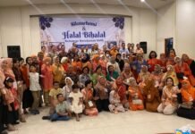 Hangatnya Kebersamaan Keluarga Besar KKS dalam Halal Bihalal di Bogor, Dimeriahkan Ferdy Element Hangatnya kebersamaan dalam Halal Bihalal Keluarga Besar Sidik (KKS) di Hotel Onih, Bogor – 10 Mei 2025. Momen silaturahmi yang mempererat hati dan menyatukan generasi. Foto: Harnas.id